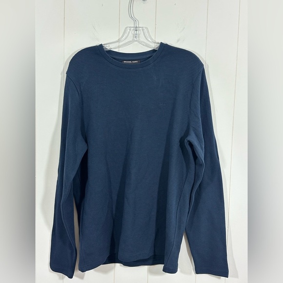 NWT MICHAEL KORS STRIPED MIDNIGHT BLUE SZ M SOFT LIGHTWEIGHT CREW SWEATER MENS - Picture 1 of 6